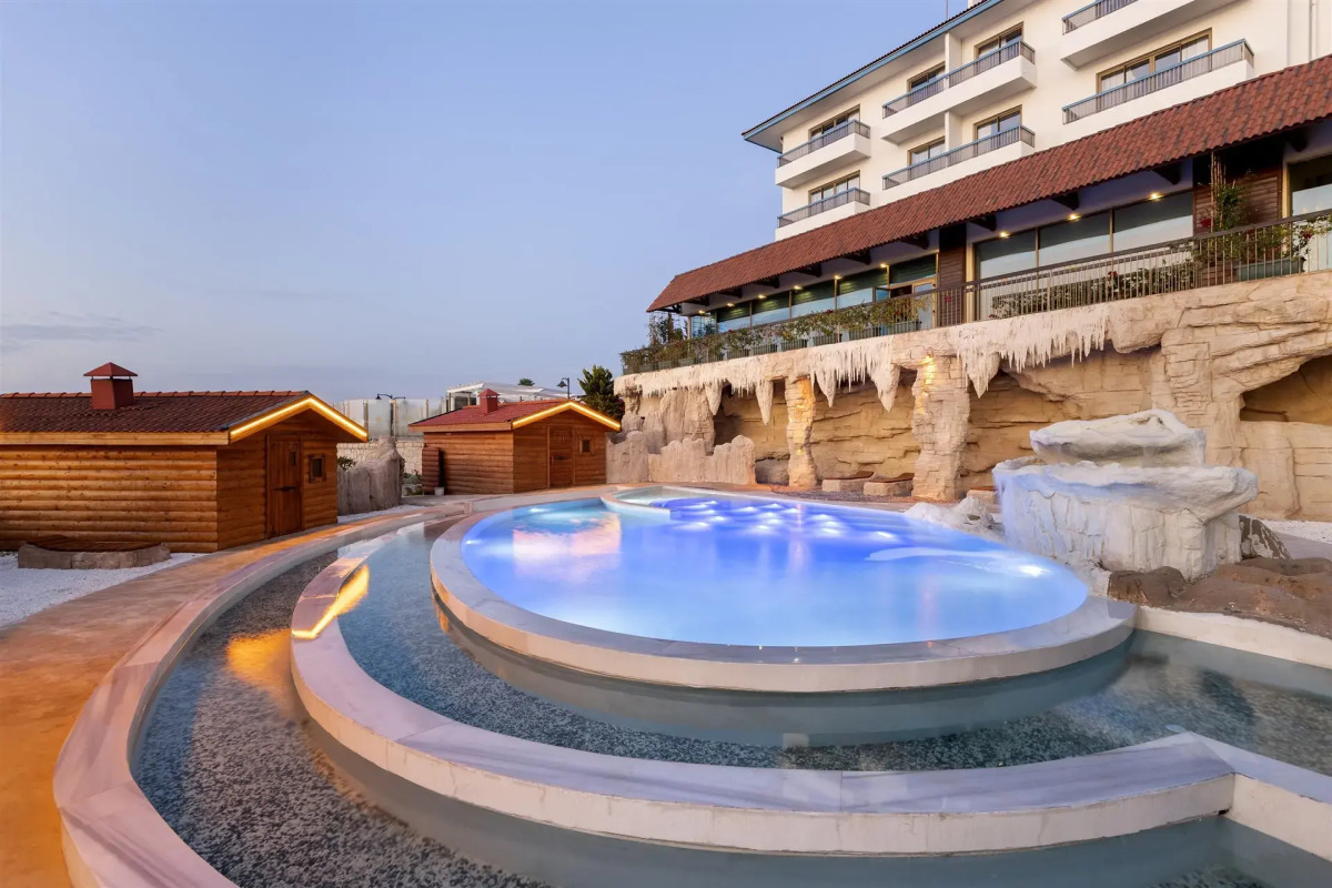 Royal Teos Thermal Resort Clinic & Spa (Halal Hotel)