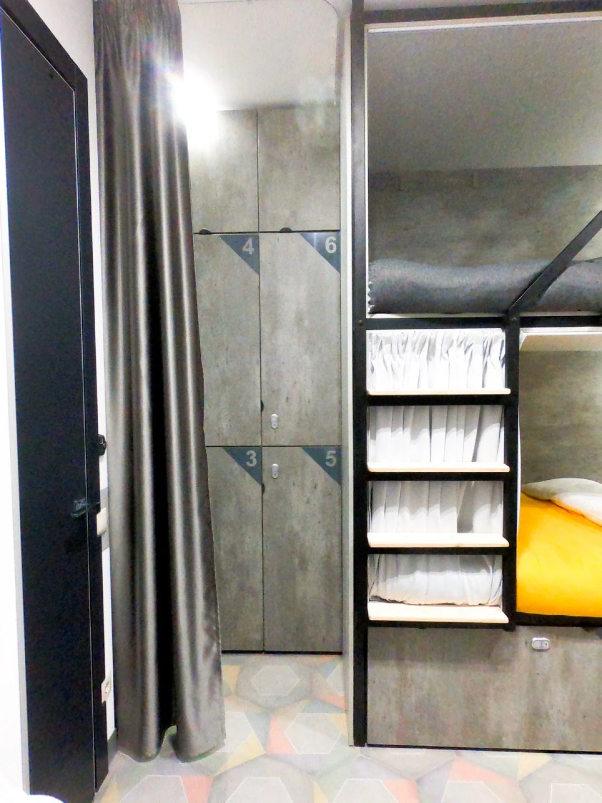 Хостел Poshtel VDali