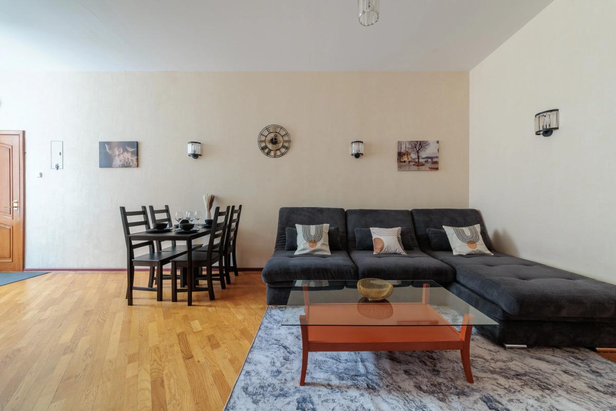 Апартаменты у Казанского Собора DereMRents ДереМРентс