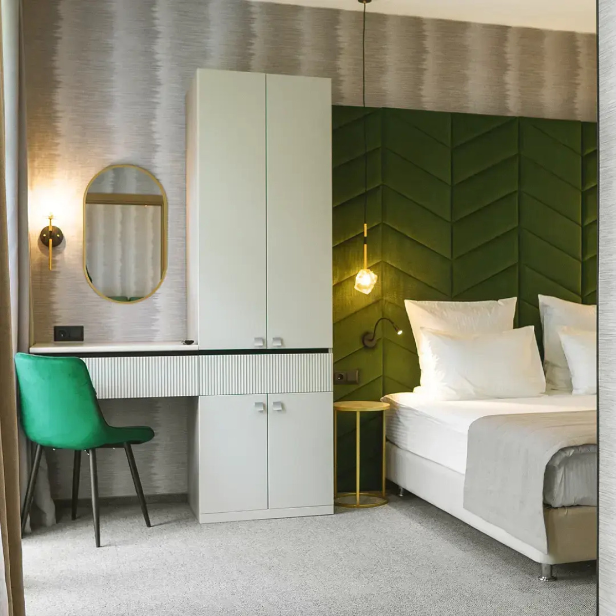 Отель Лесники