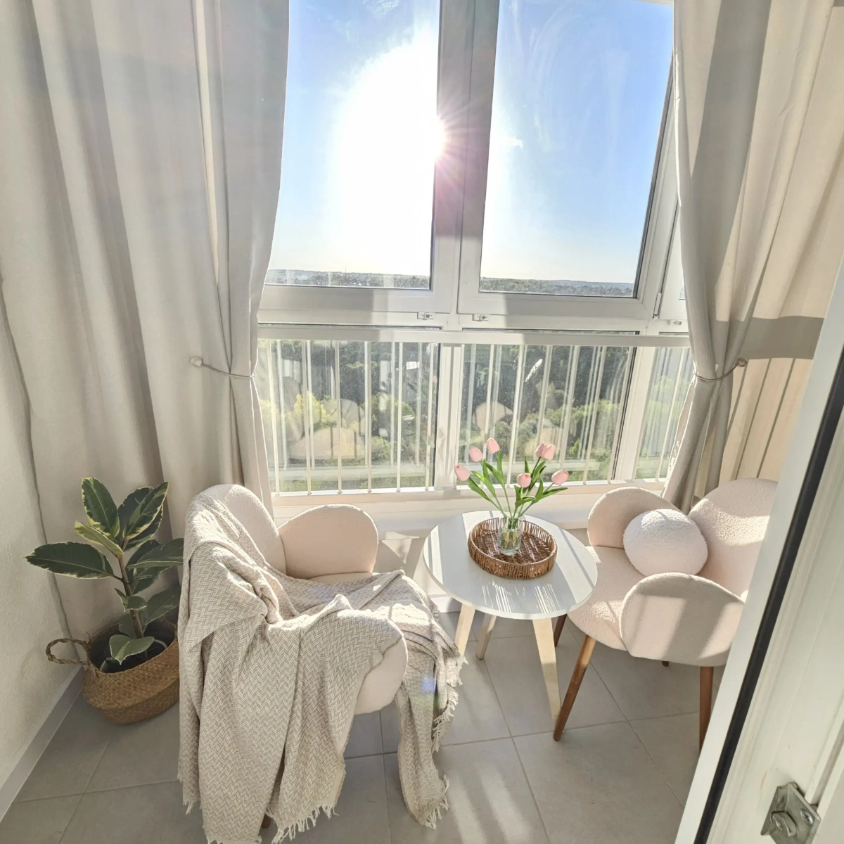 Квартира уютная с видом на березовую рощу