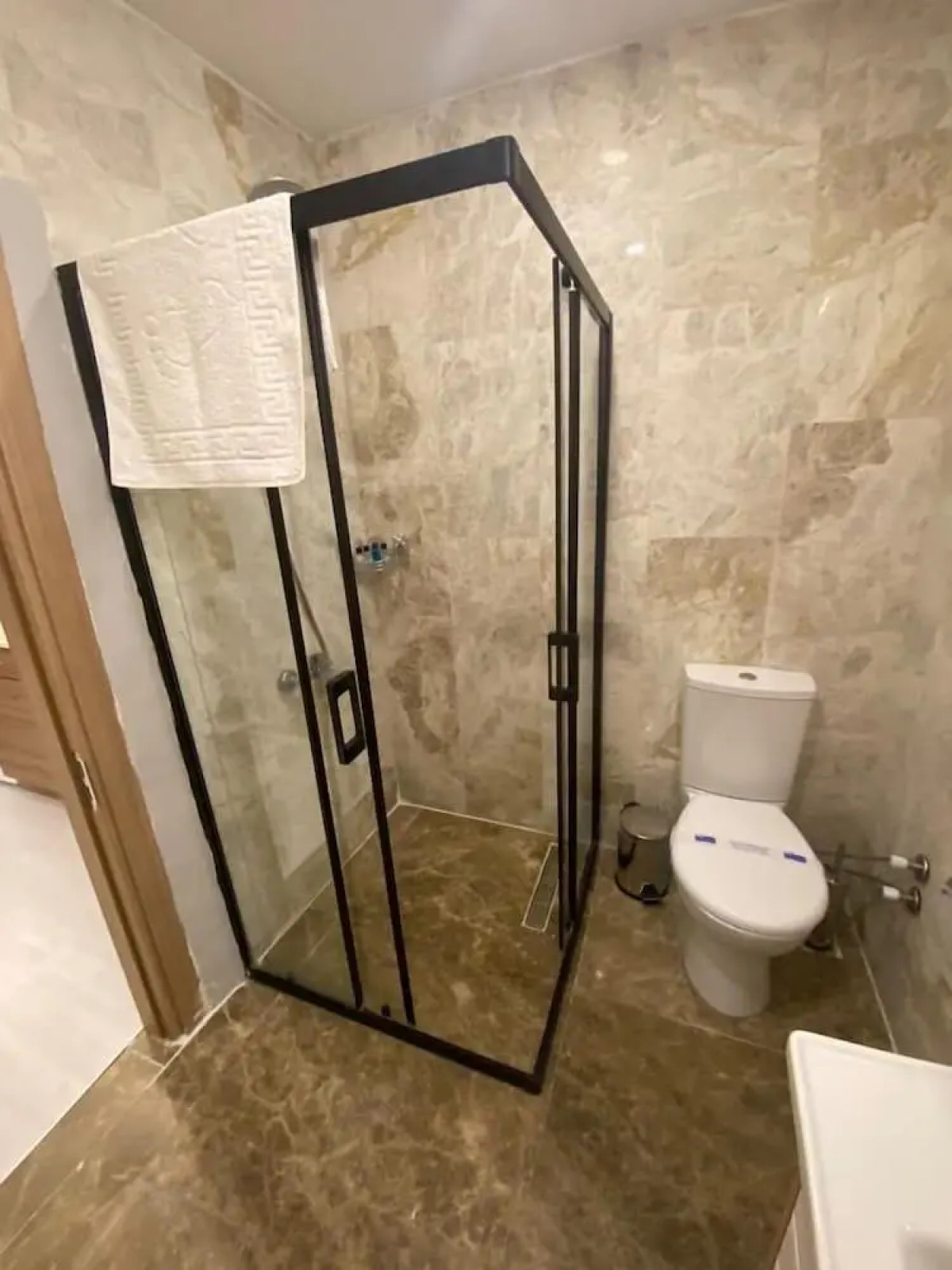 Отель Big Peace Suite