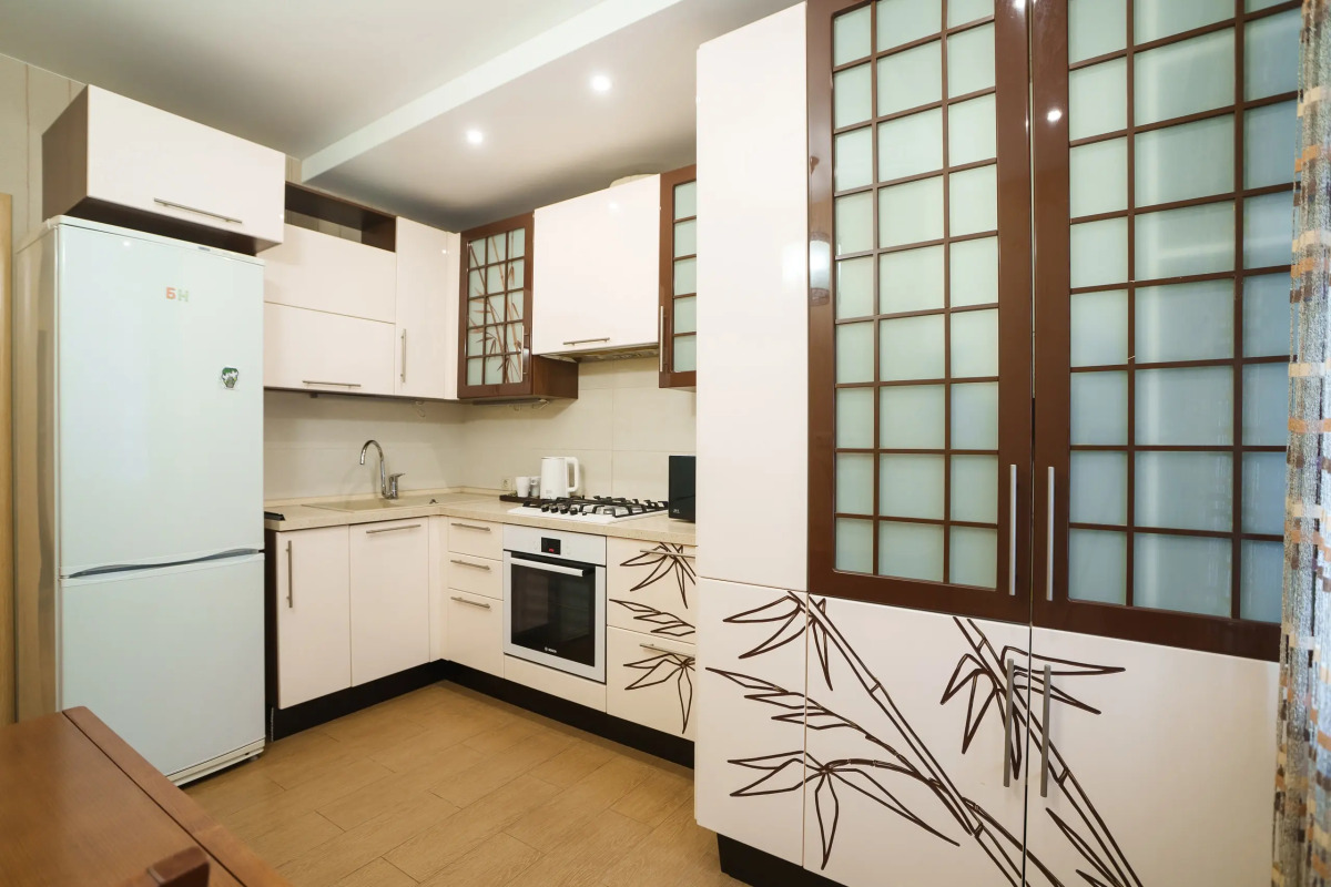 Квартира Inndays Apartments на Староникитская 105б (2)