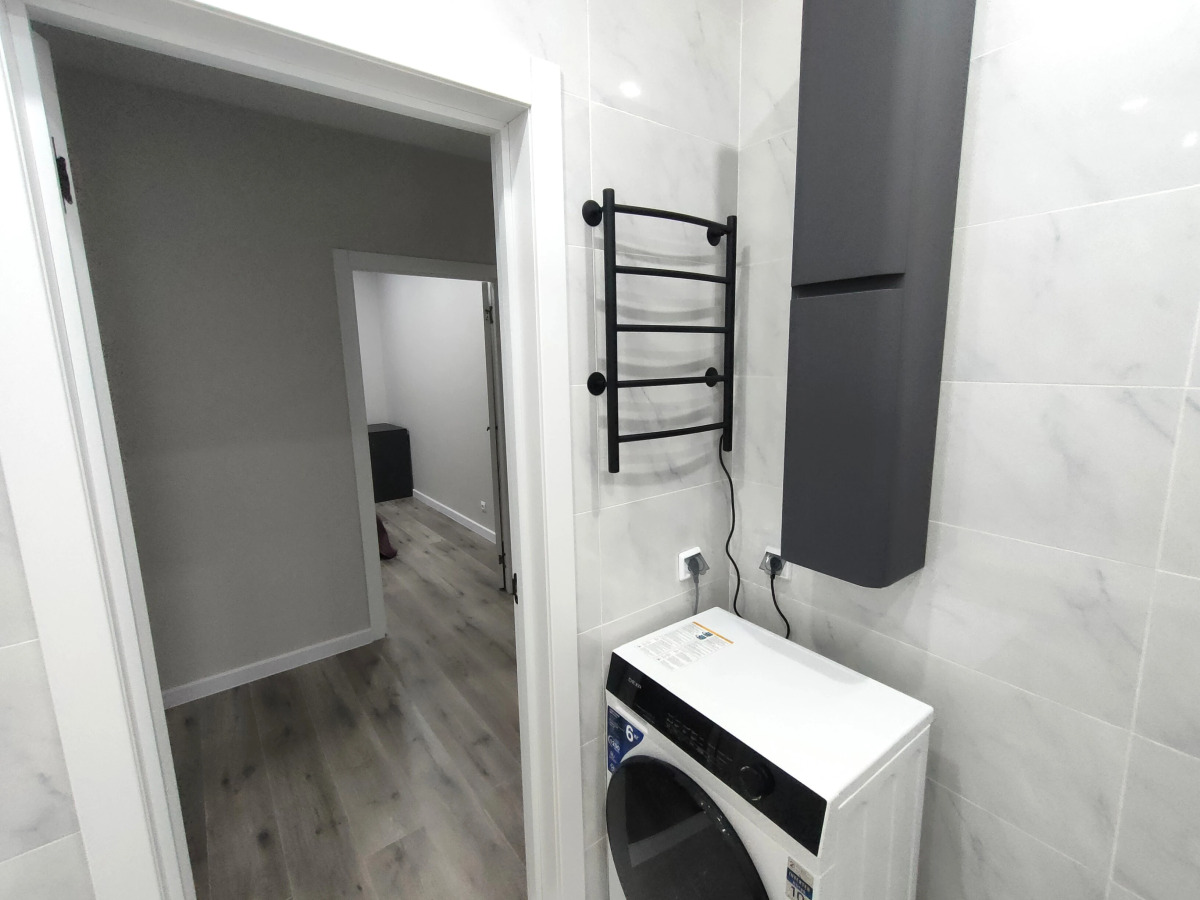 Апартаменты видовые двухкомнатные у метро на 24 этаже