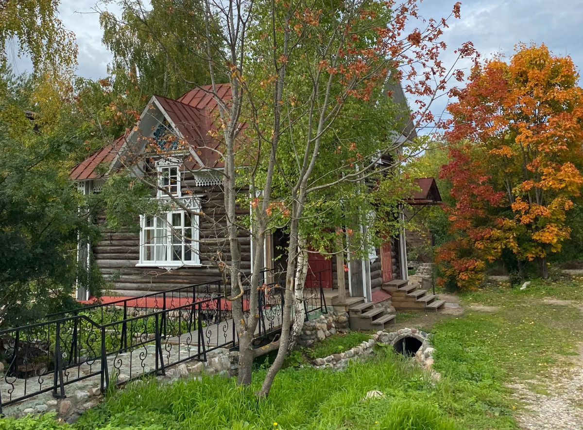 Гостевой дом с птицами в Кириллове