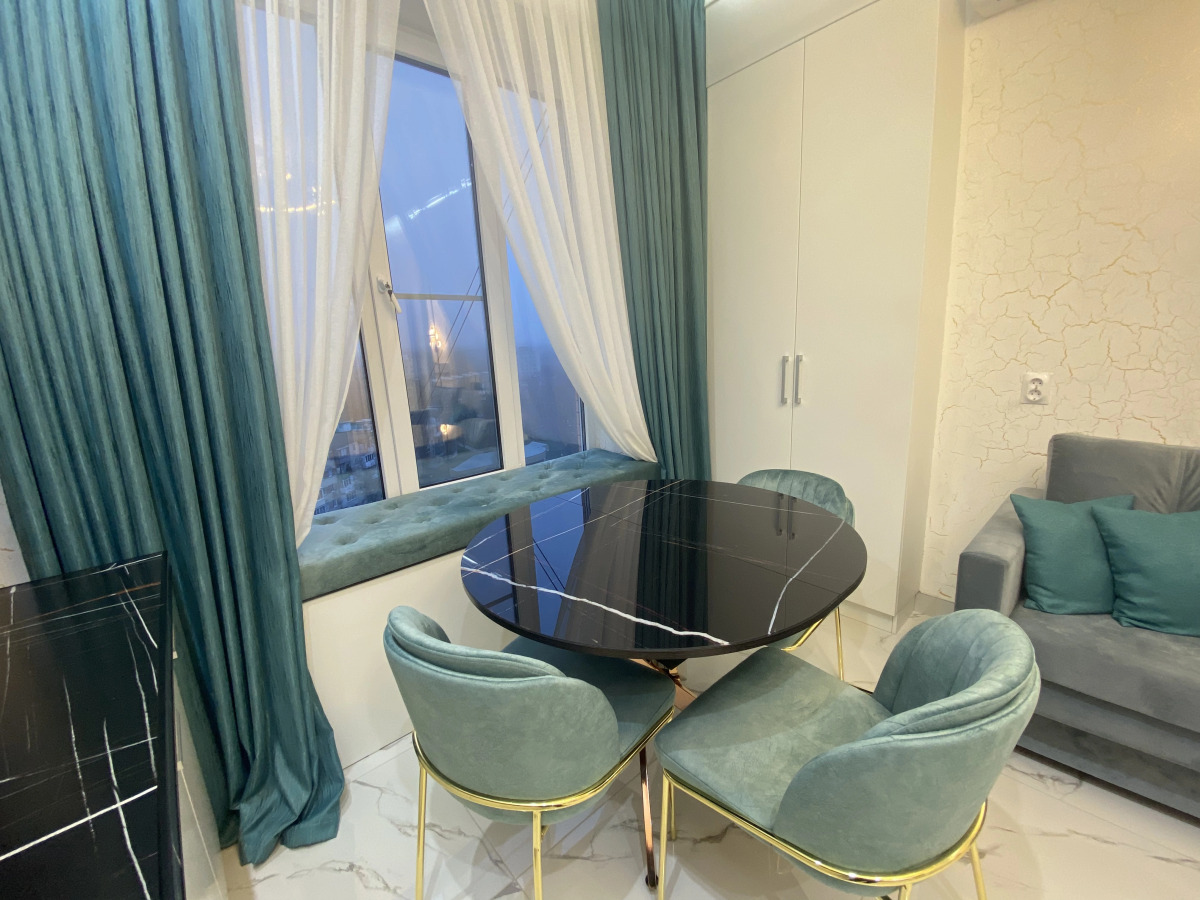 Апартаменты Чкалова 37 бизнес-класса с видом на горы