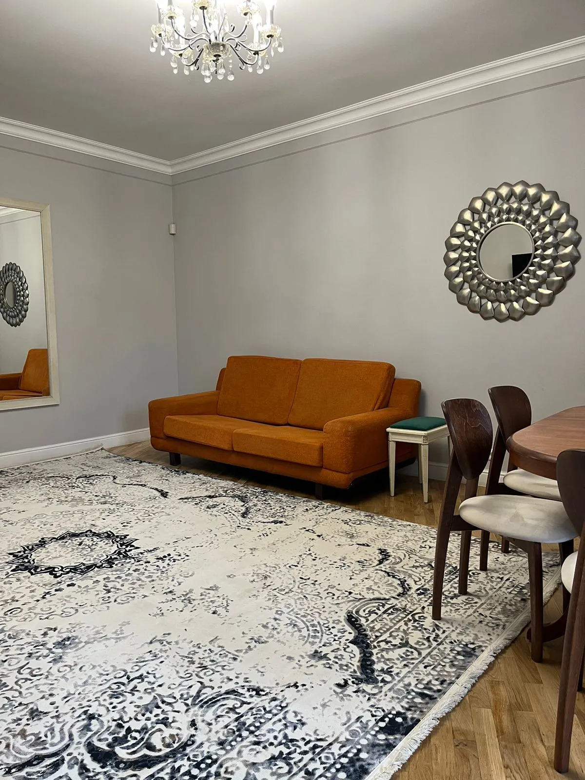 Квартира M.O.O.N APARTMENTS  Толе би Тулебаева кв 8 Центр