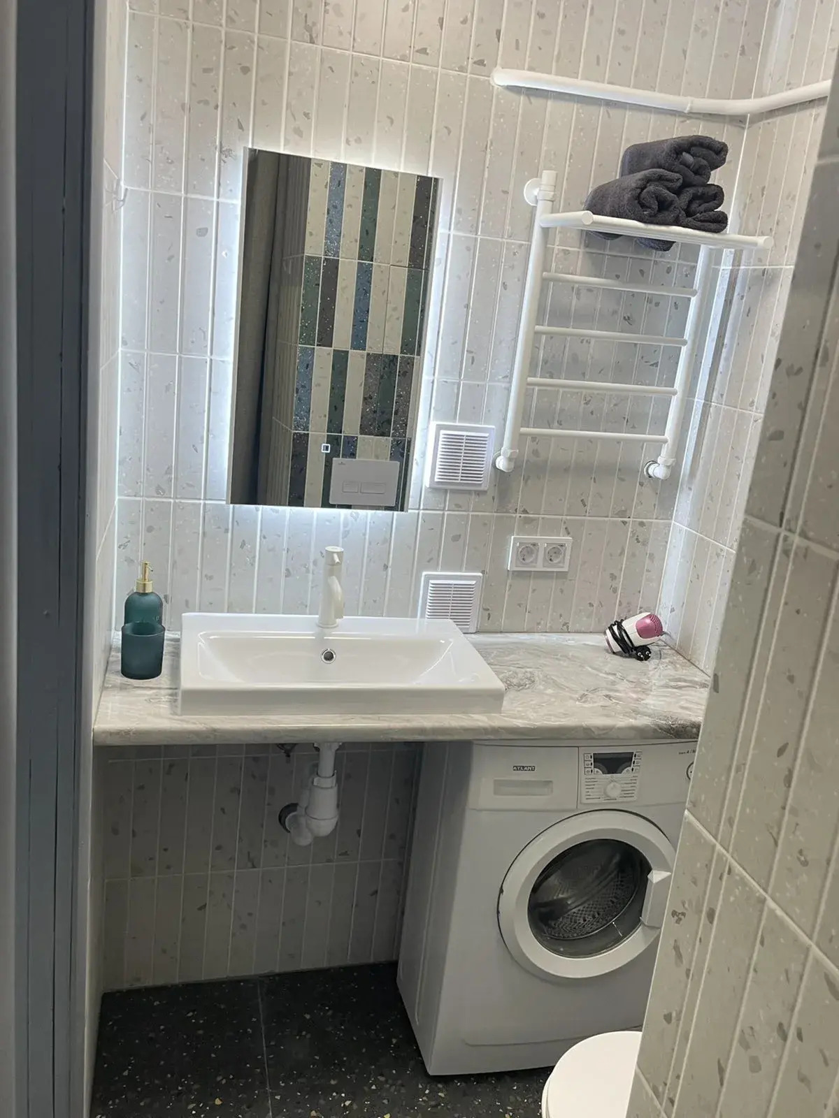 Апартаменты Sokol на набережной в пешей доступности к самому центру