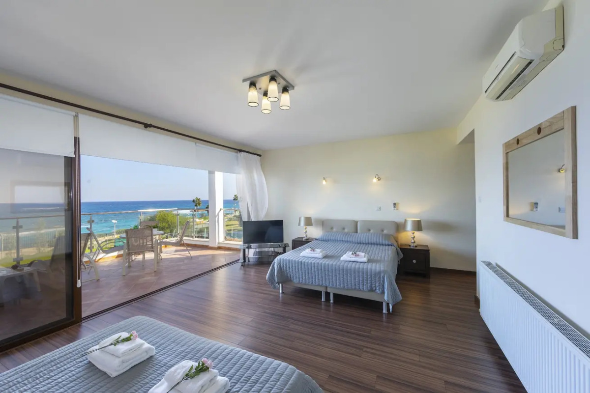 Вилла Seafront Protaras Luxury Resort