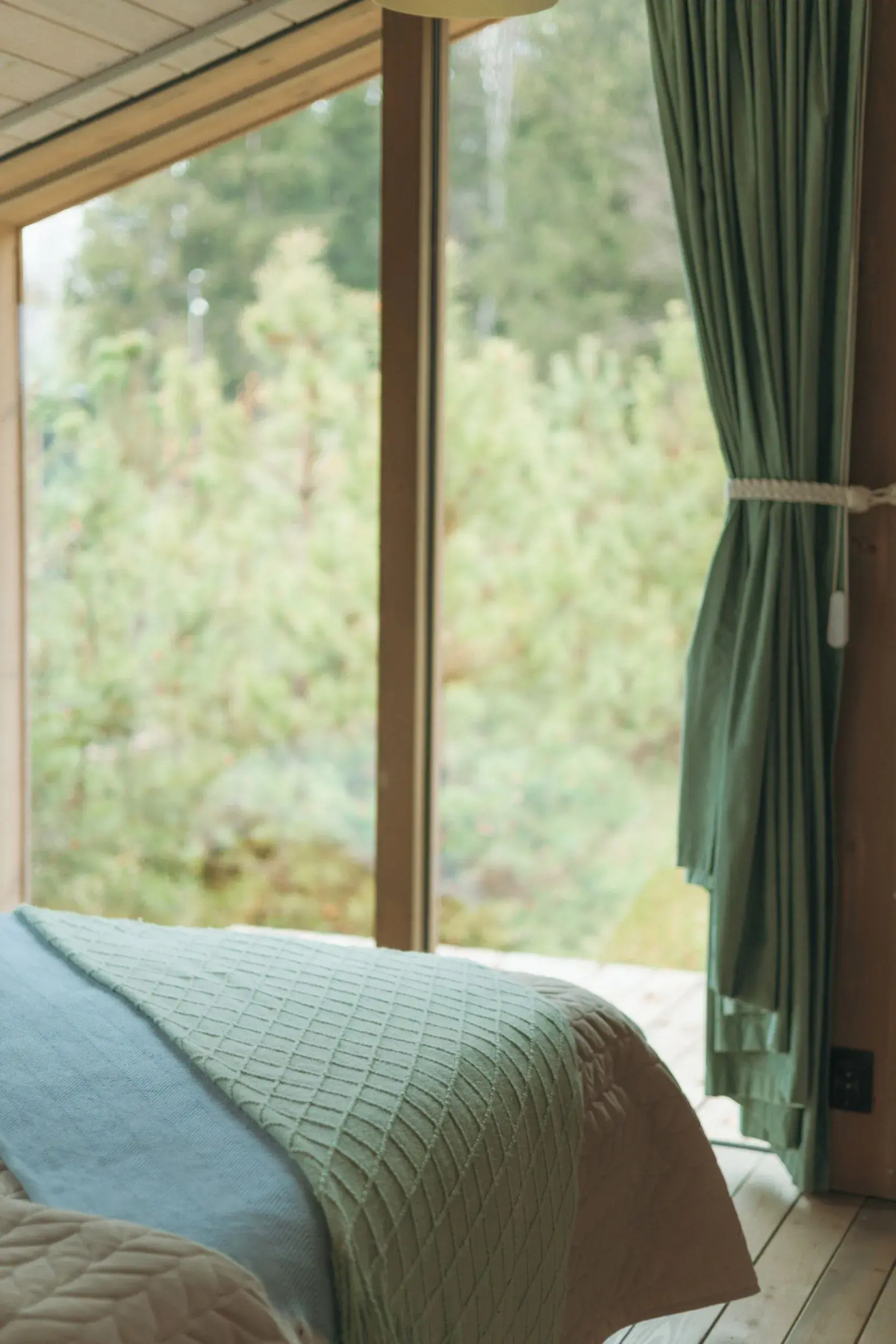 Частный дом с баней и чаном у воды и леса