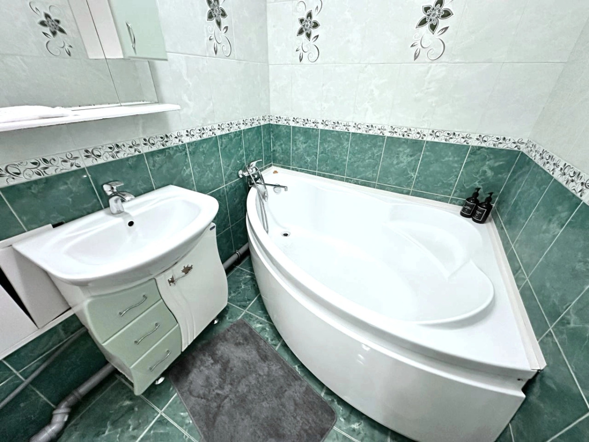 Квартира трехкомнатная в центре на Весенней