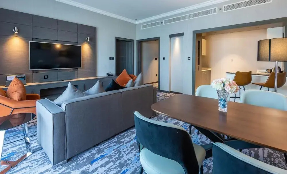 Edge Creekside Hotel