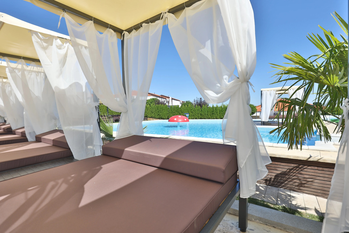 Отель Alexander Resort