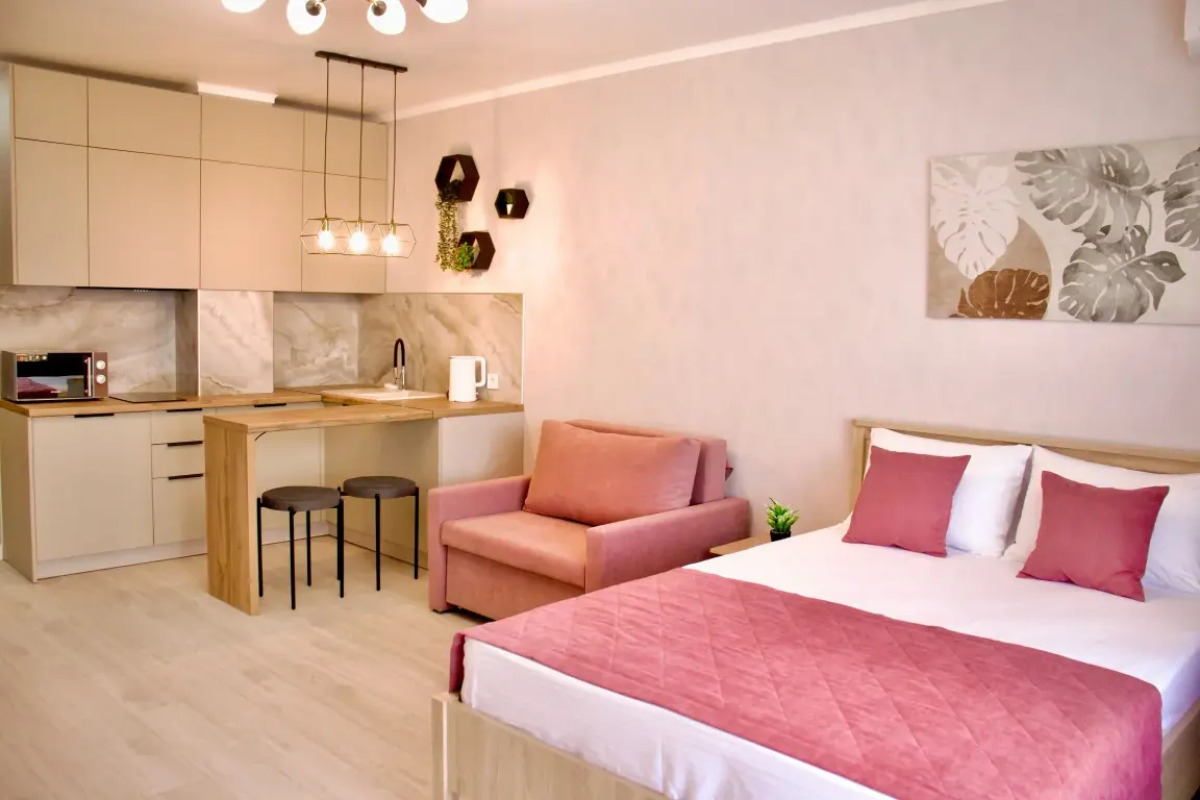 Апартаменты с бассейном у моря