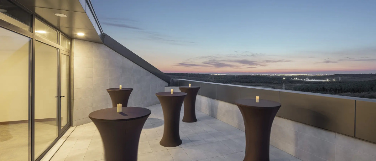 Отель Hampton by Hilton Istanbul Arnavutkoy