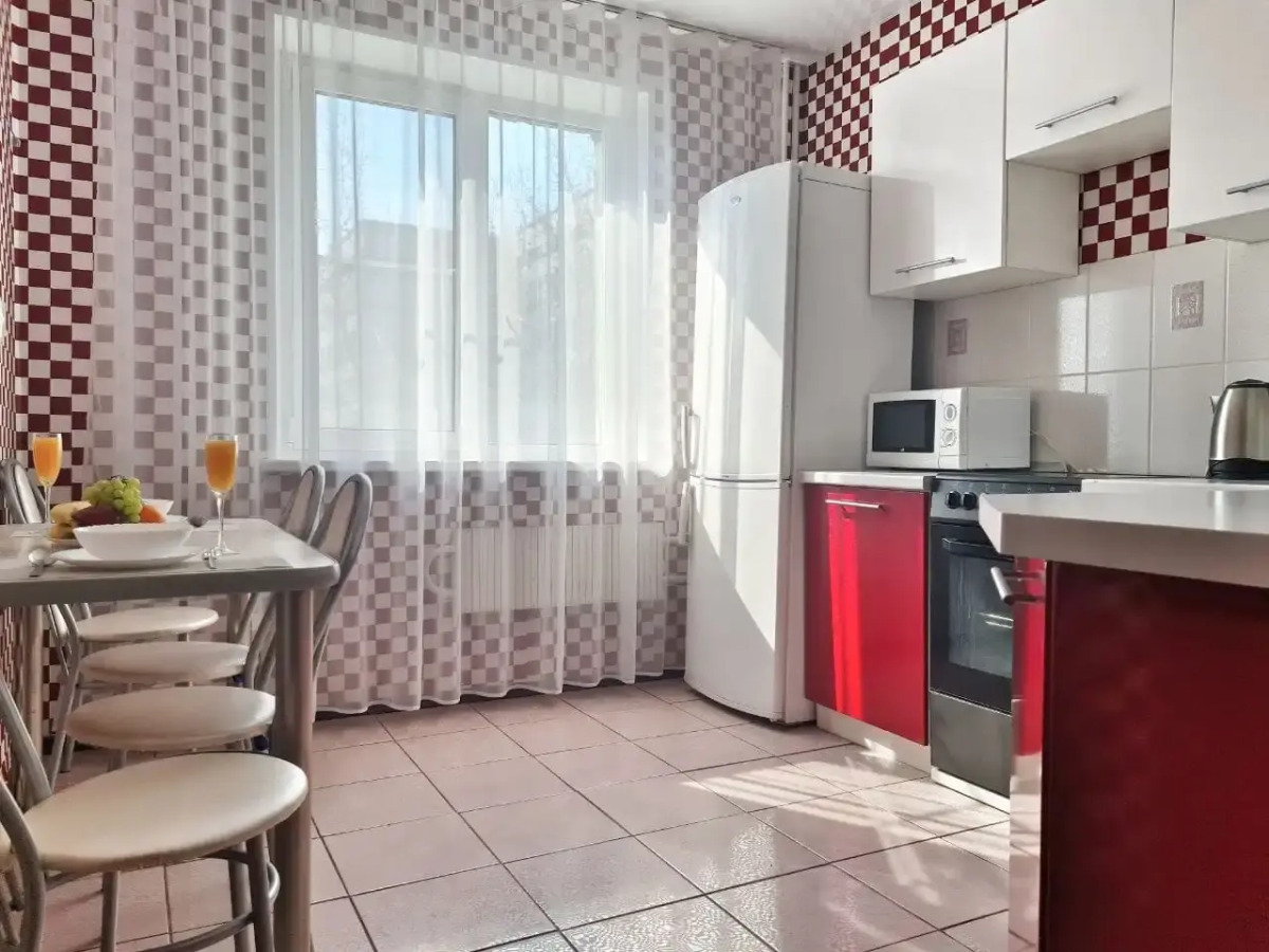 Апартаменты на Салютной, 21