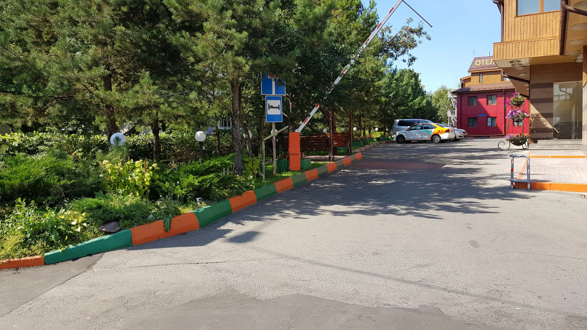 Отель Корона