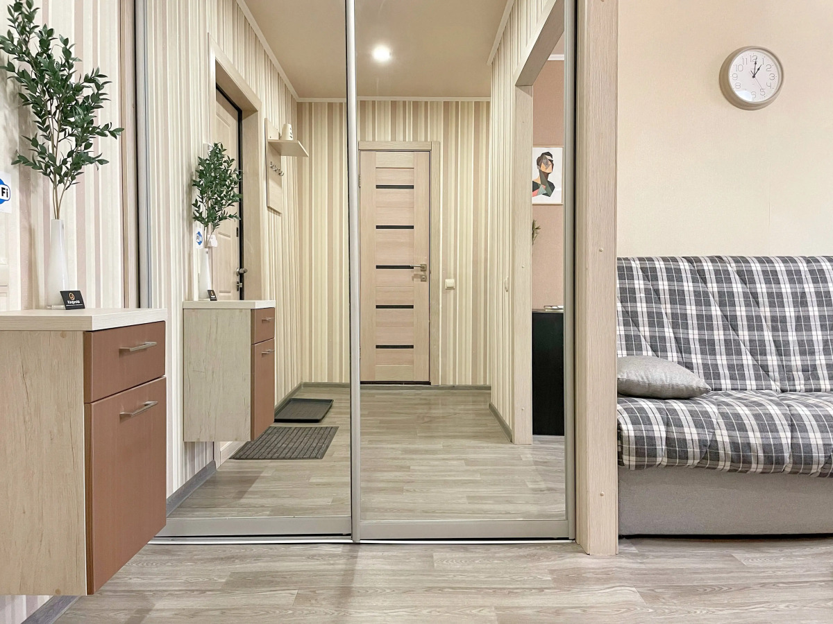 Апартаменты КвартАп на Романтиков 9