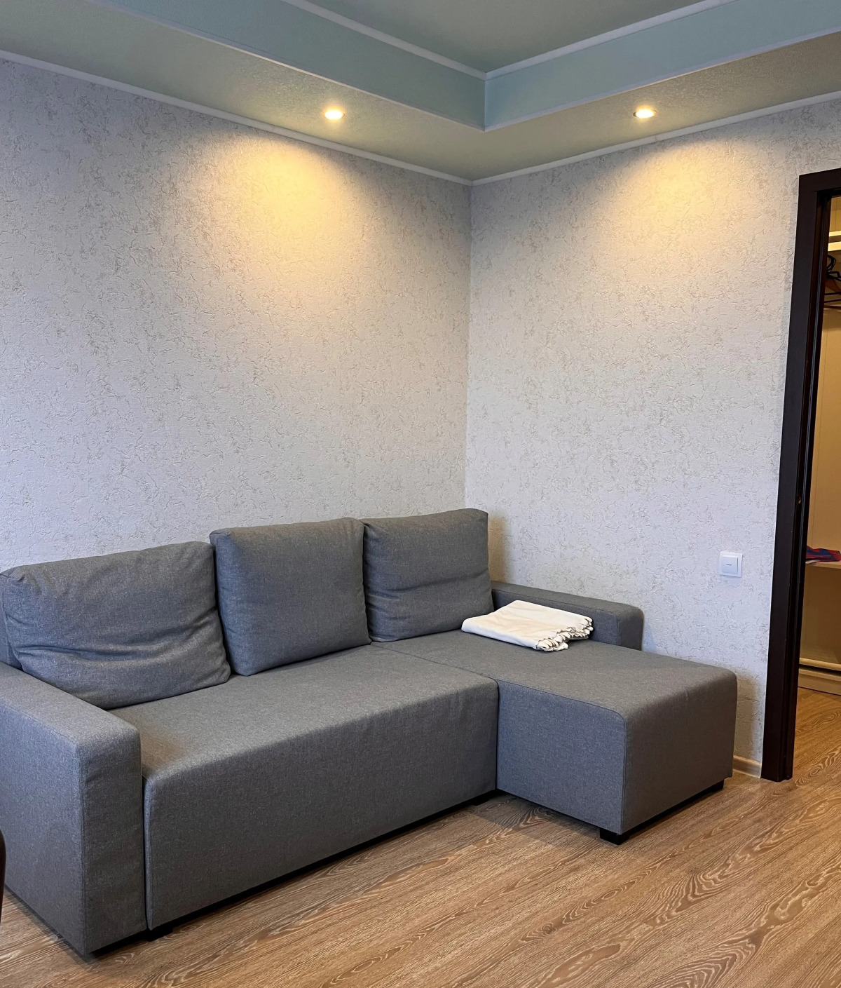 Апартаменты с Потрясающим Видом на Озеро, Горы и Город