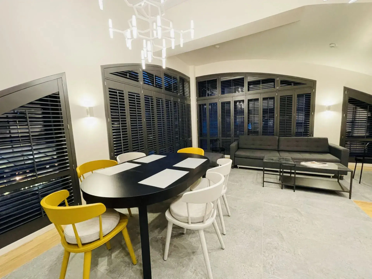 Апартаменты Apartburo Делюкс  в бельэтаже у моря