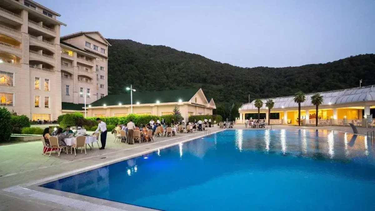 Отель Qafqaz Riverside