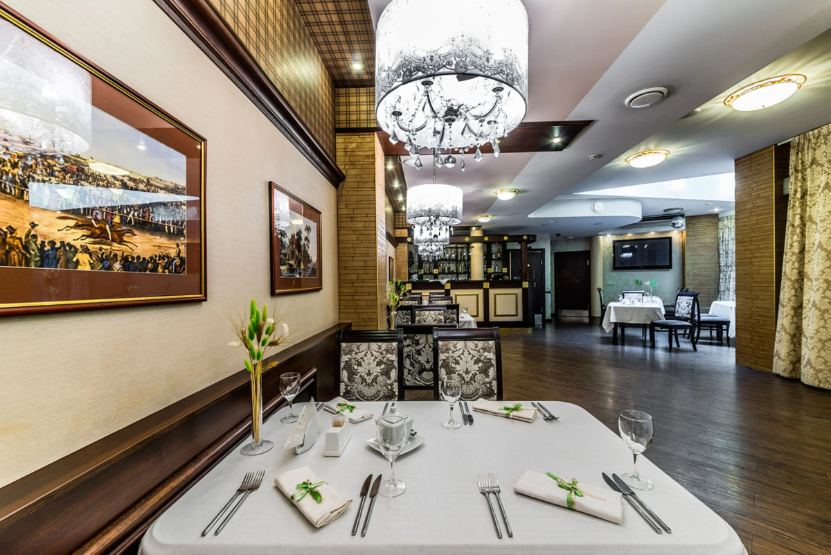 Отель Cronwell Inn Стремянная