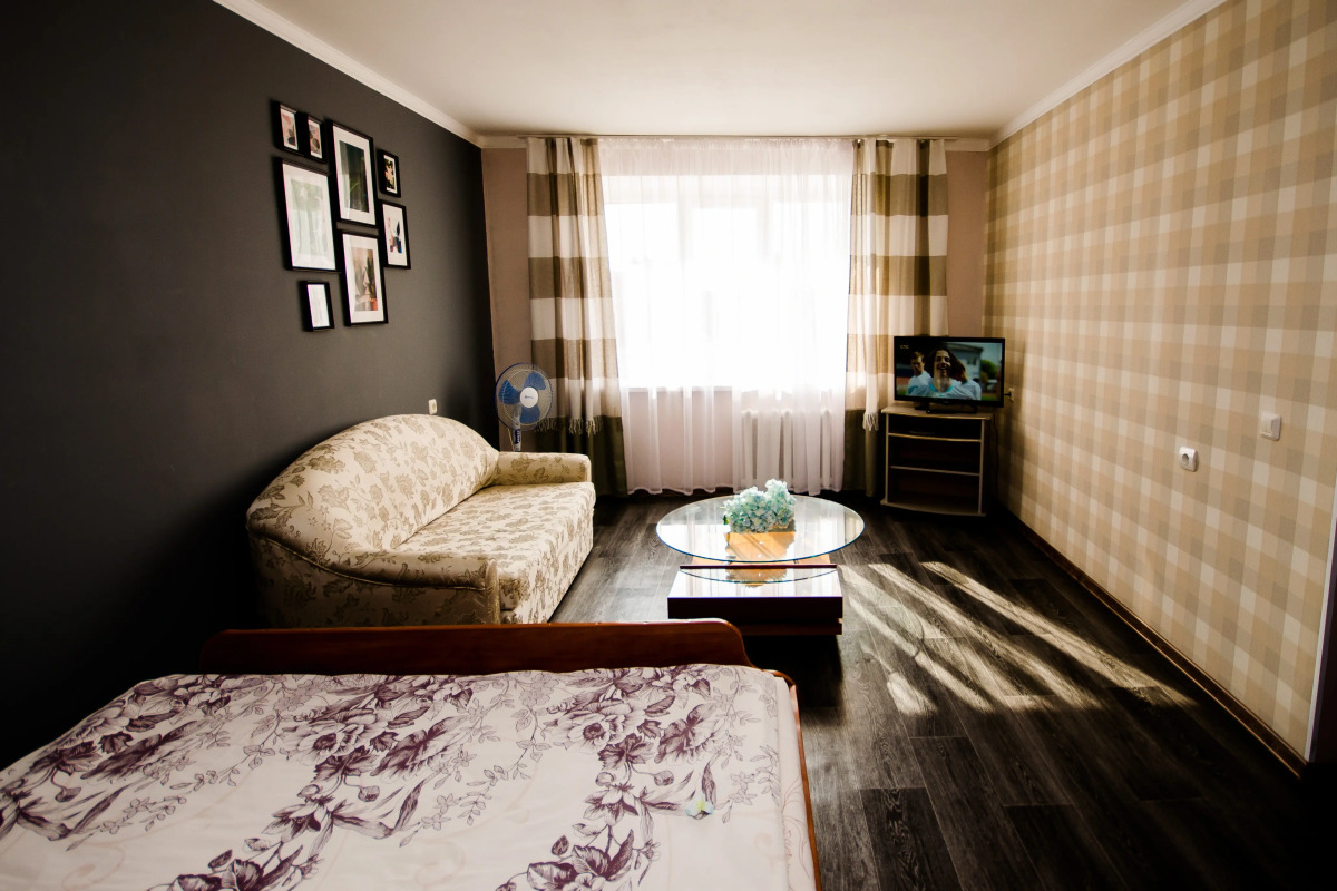 Апартаменты Квартирный Вопрос на Строителей 8