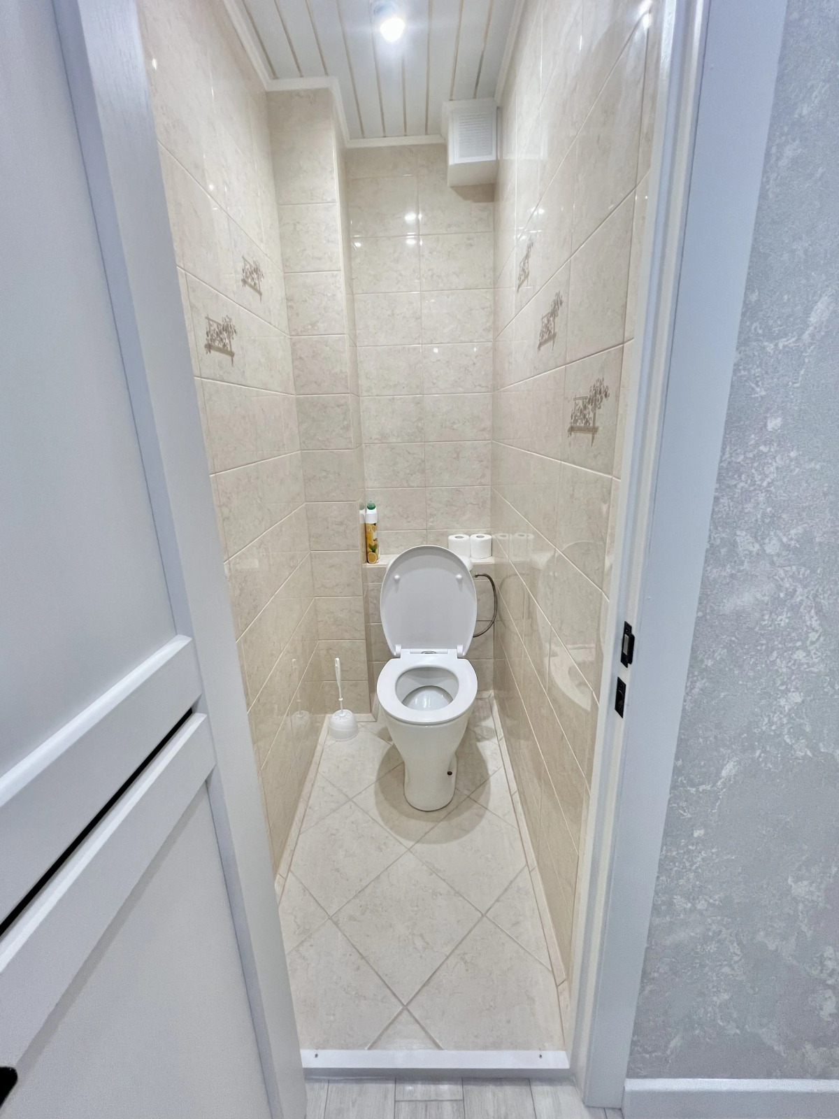 Квартира Двухкомнатная на Айской