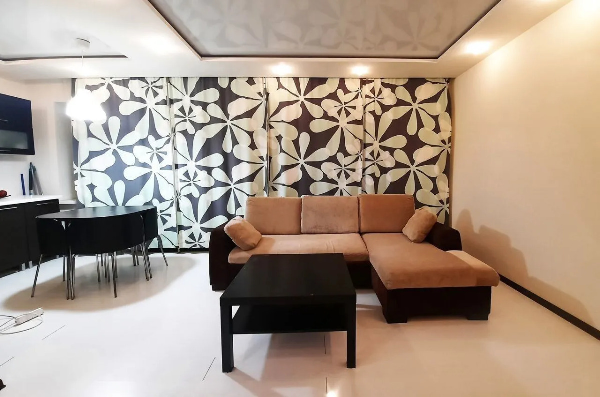 Квартира на Стройотрядовской