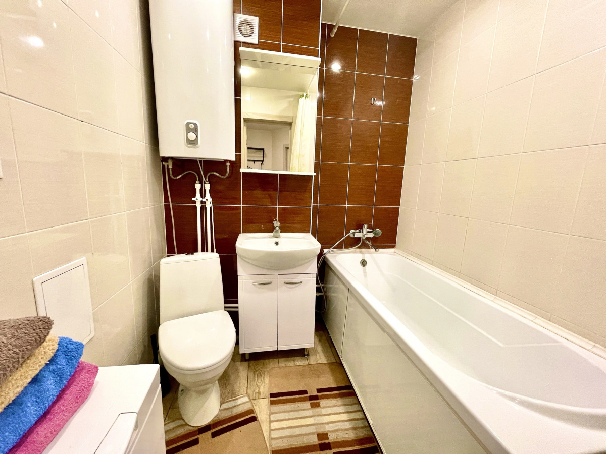 Уютные Апартаменты в доме у Космопорта (ул. Дыбенко 27а)