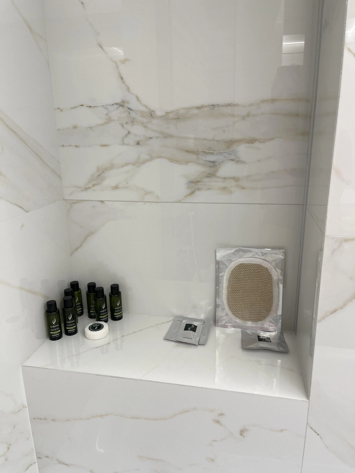 Апартаменты Двухкомнатные апартаменты на набережной