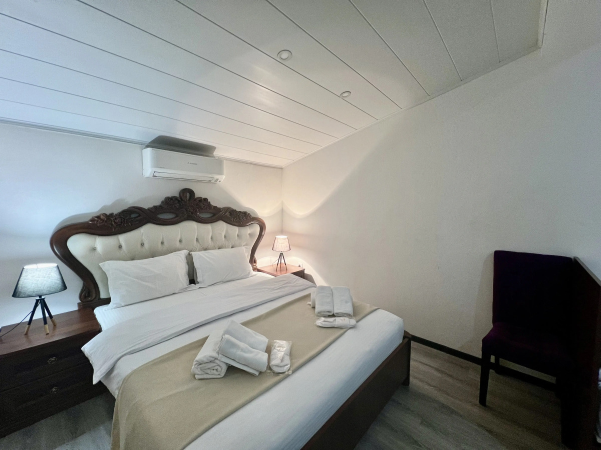 Отель Castle Family