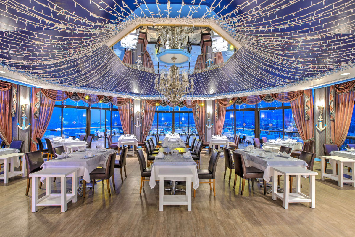 Отель Merit Crystal Cove Casino & SPA