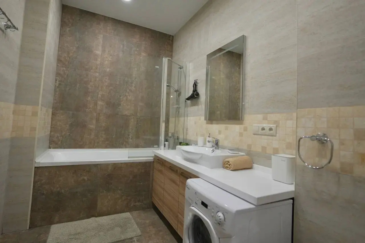 Квартира Двухкомнатная напротив ТЦ Горки Город