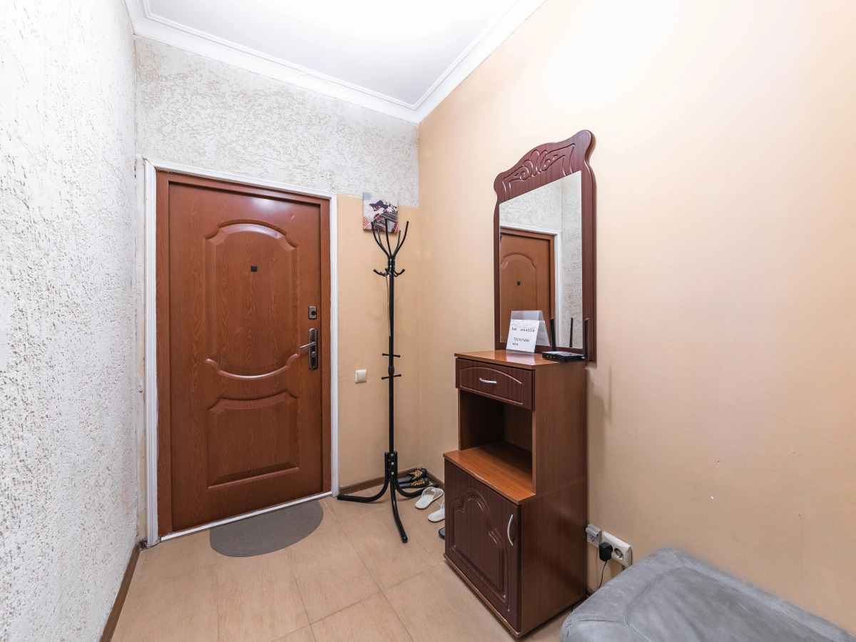 Апартаменты У Финляндского Вокзала и Крейсера Авроры"