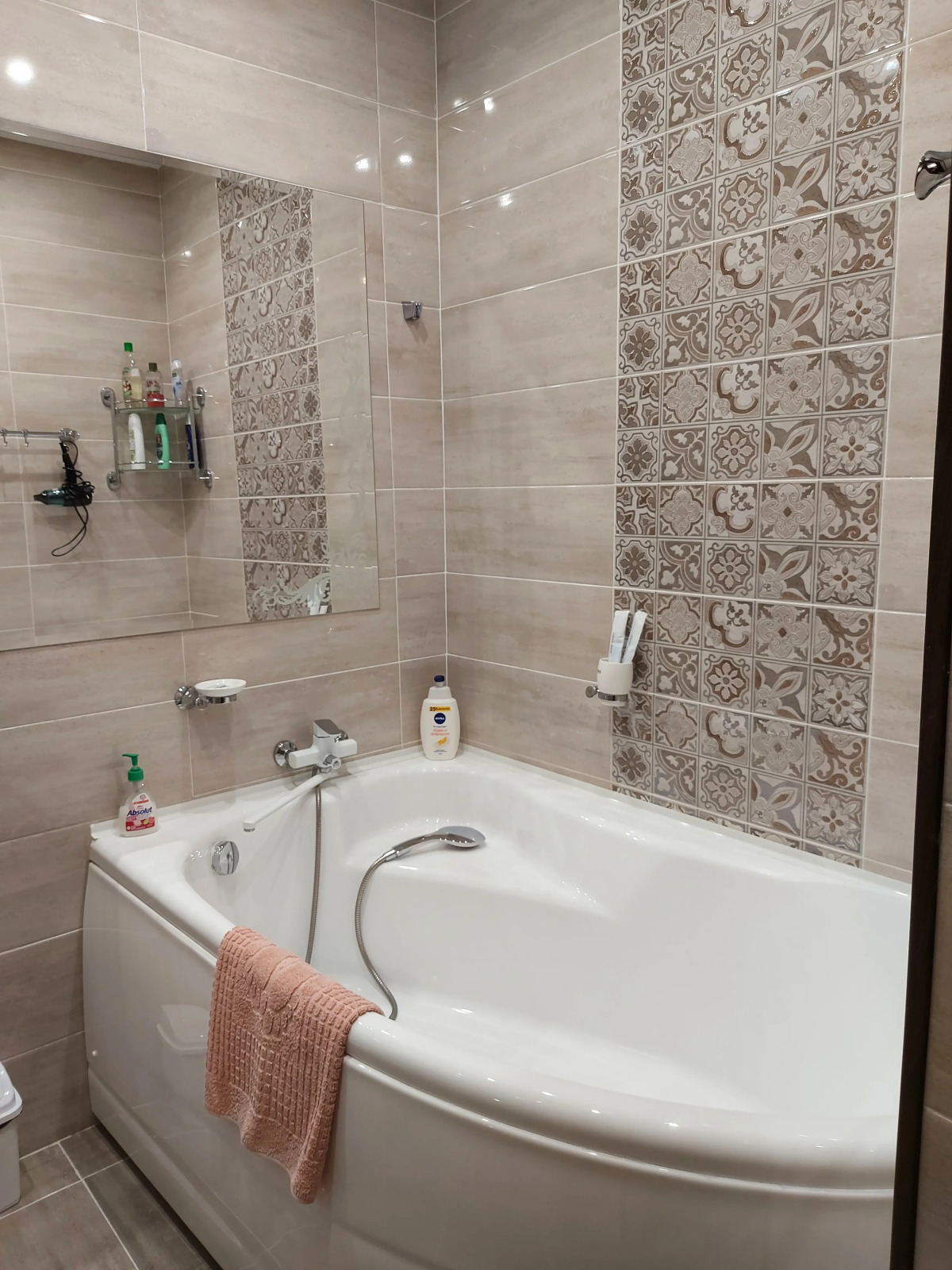 Апартаменты 5 Звезд на Шамиля Джикаева 5А-2