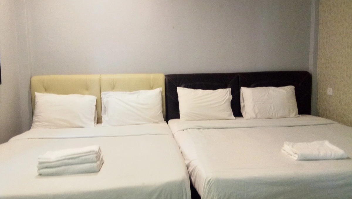 Отель Dlima Beach Inn Langkawi