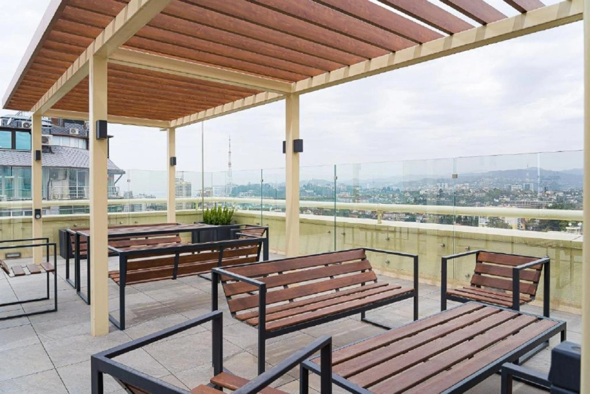 Апартаменты у Дендрария в ЖК Метрополь на самом высоком этаже, где есть бассейн