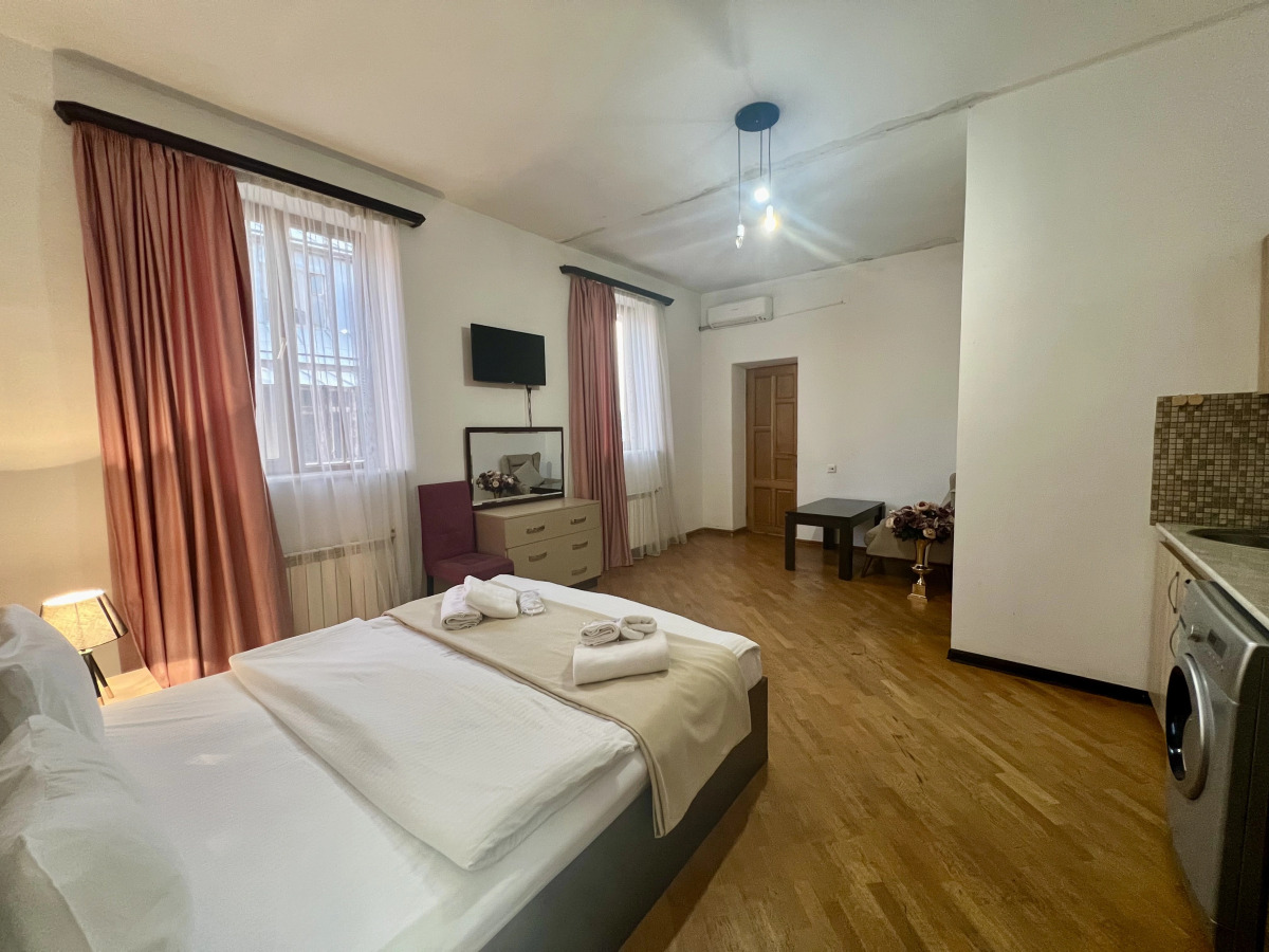 Отель Castle Family