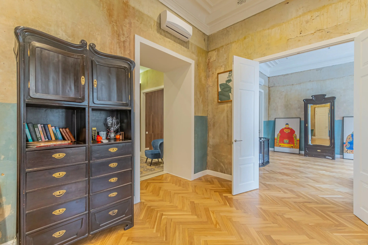 Апартаменты с Видом на Невский