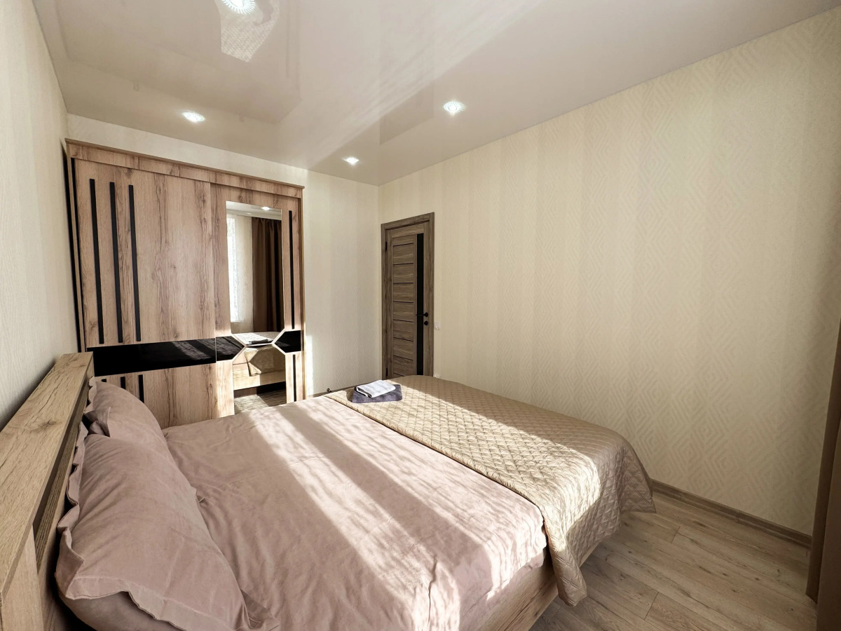 Квартира 2-комнатная на Октябрьской 3