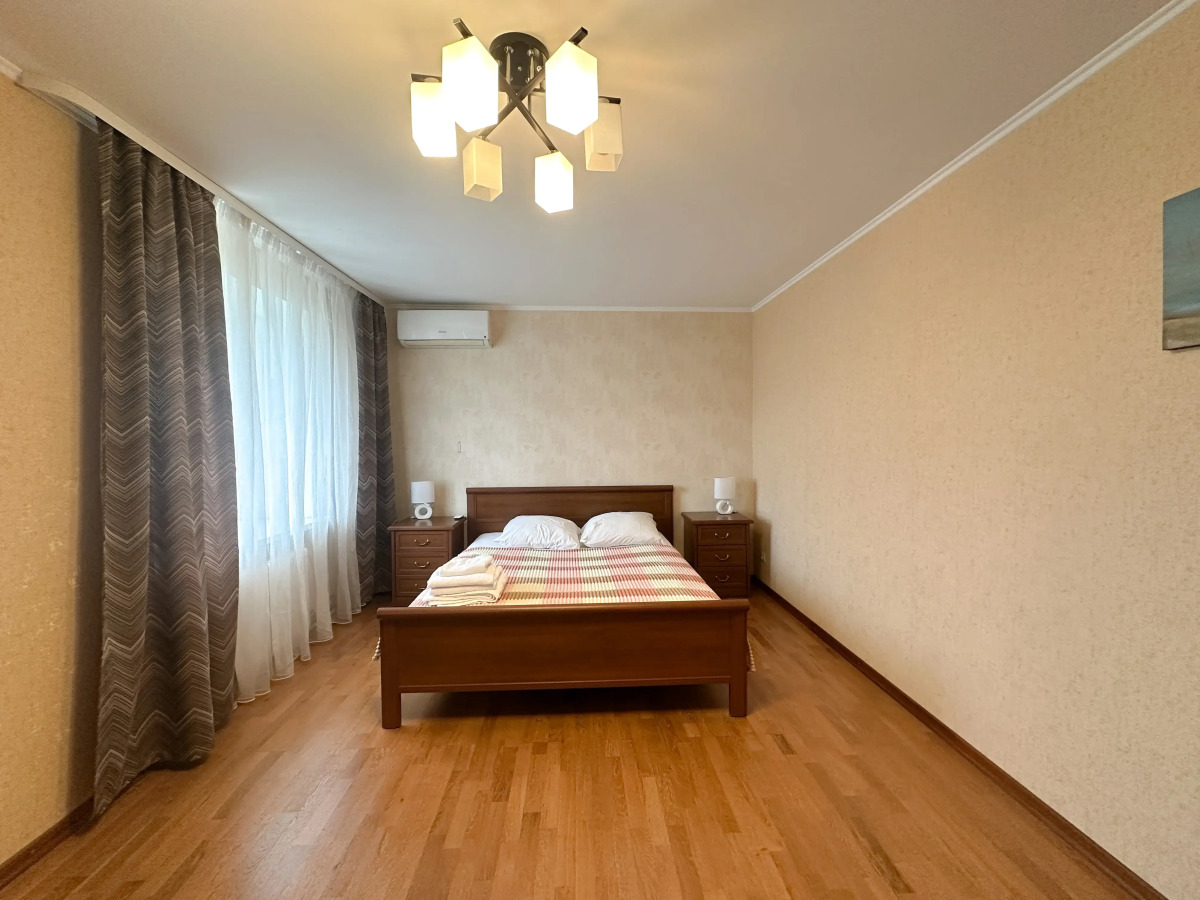 Квартира Трехкомнатная Аэродромная 72а