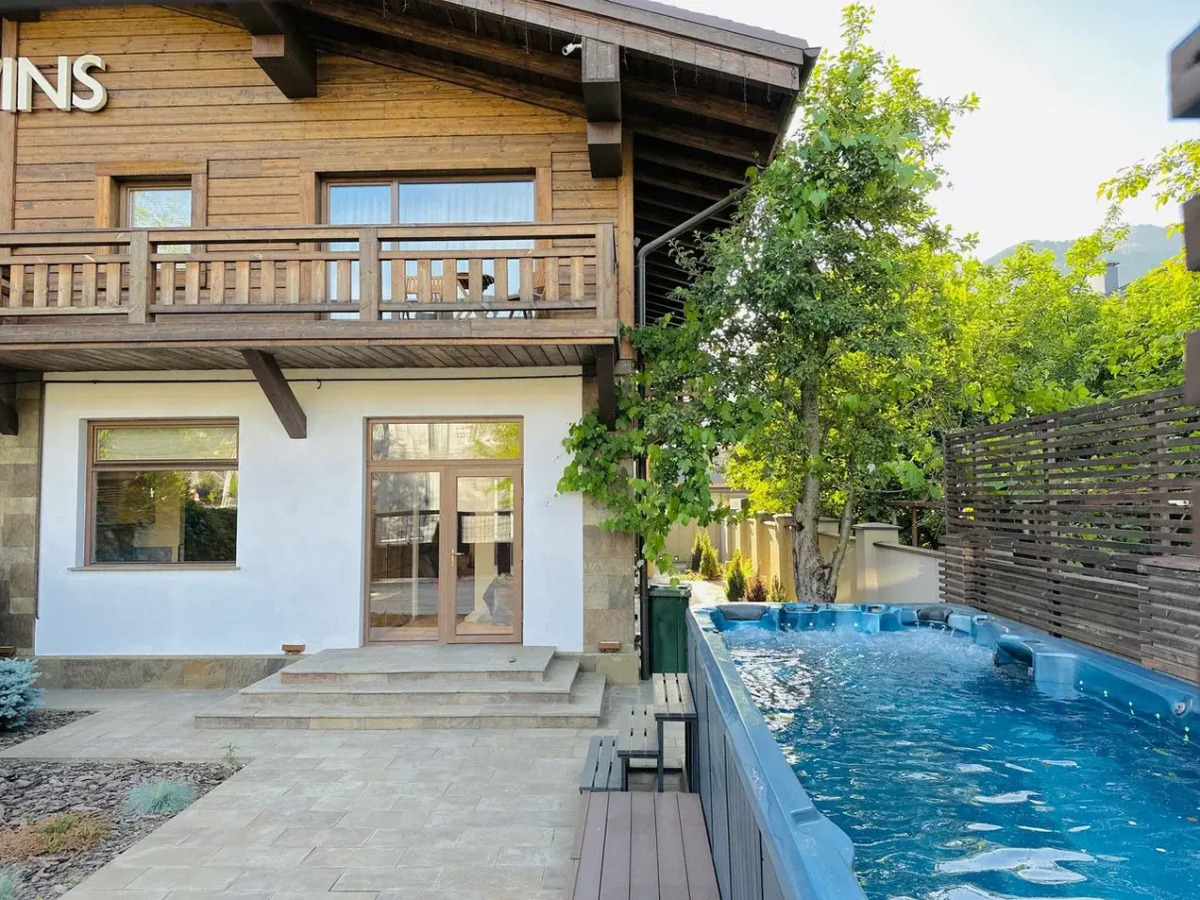 Коттедж Премиум Класса в Горах на 12 Гостей