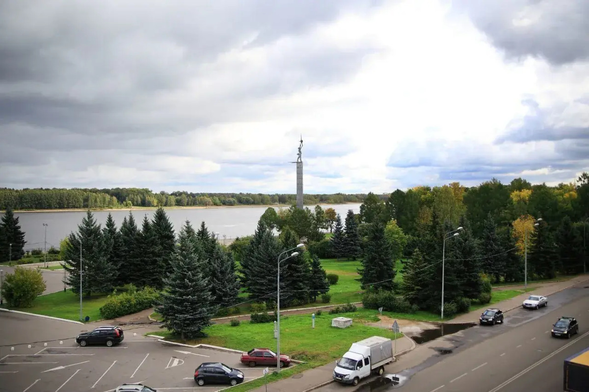 Квартира Уютная Двухкoмнaтная c Прекраcным Видом из Окна