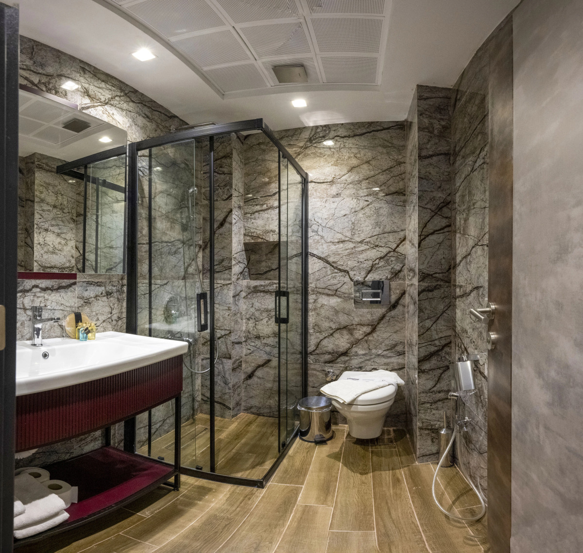 Отель Heaven Premium Airport