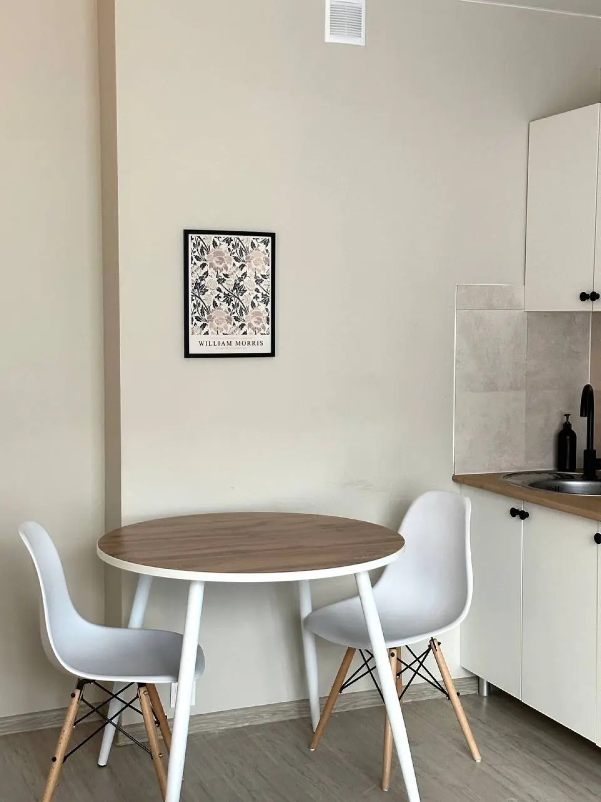 Апартаменты Студия на Романовской