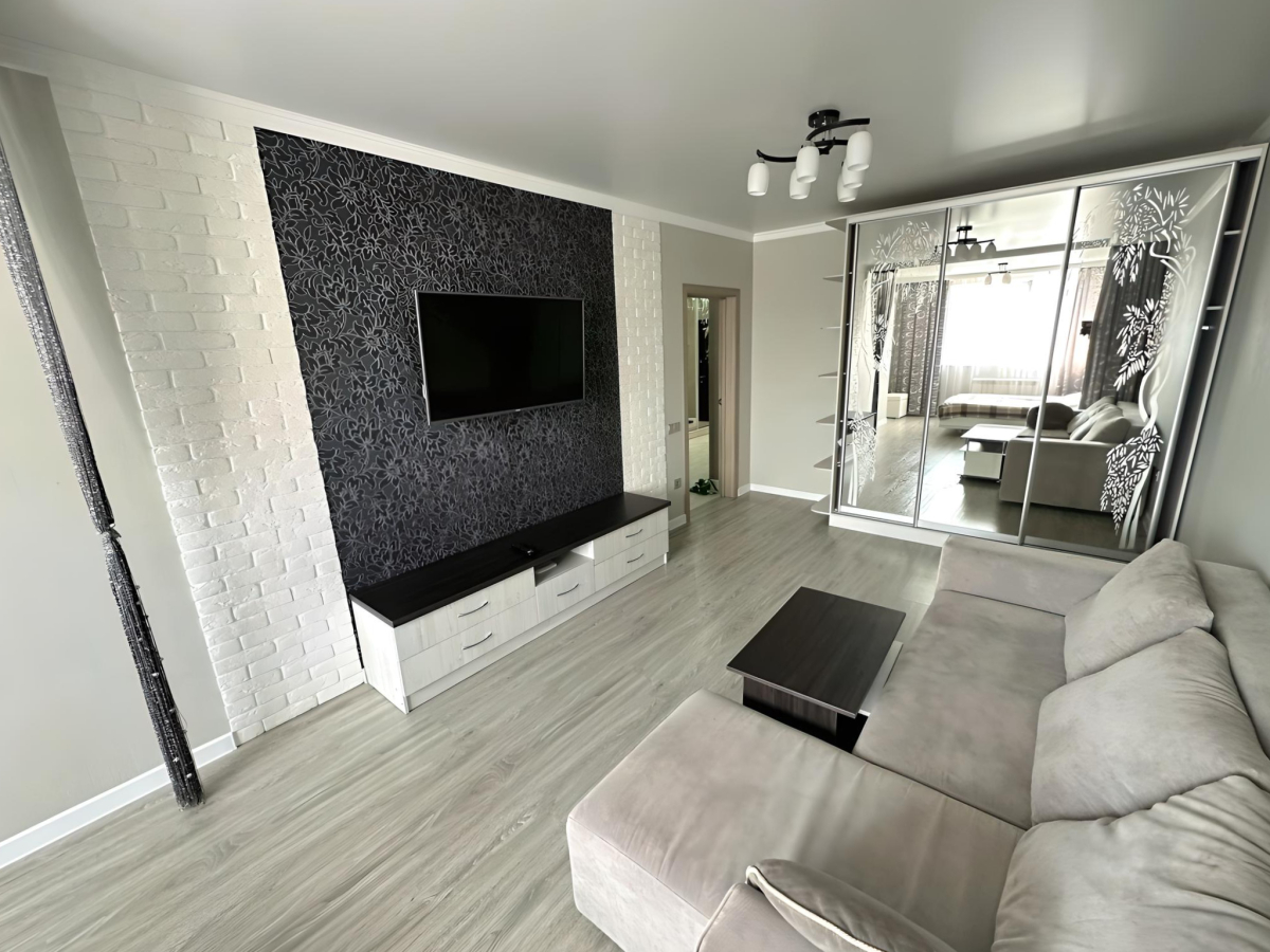 Апартаменты на Бибика 24 с видом на горы