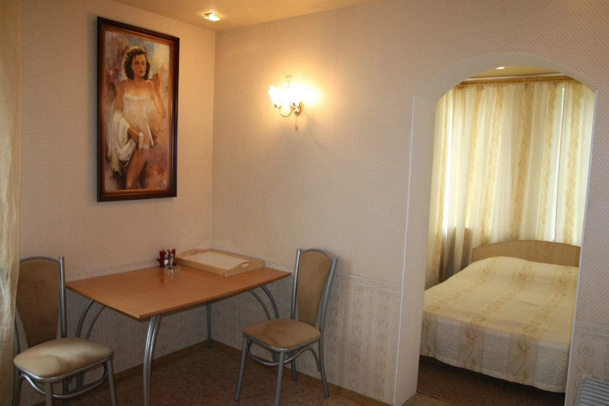 Отель Белое и Черное