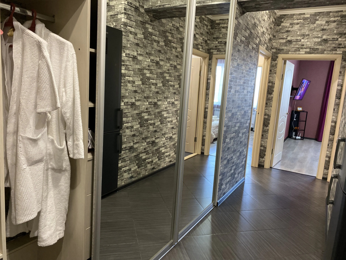 Квартира 2-комнатная KOMILFO-HOME на Топоркова