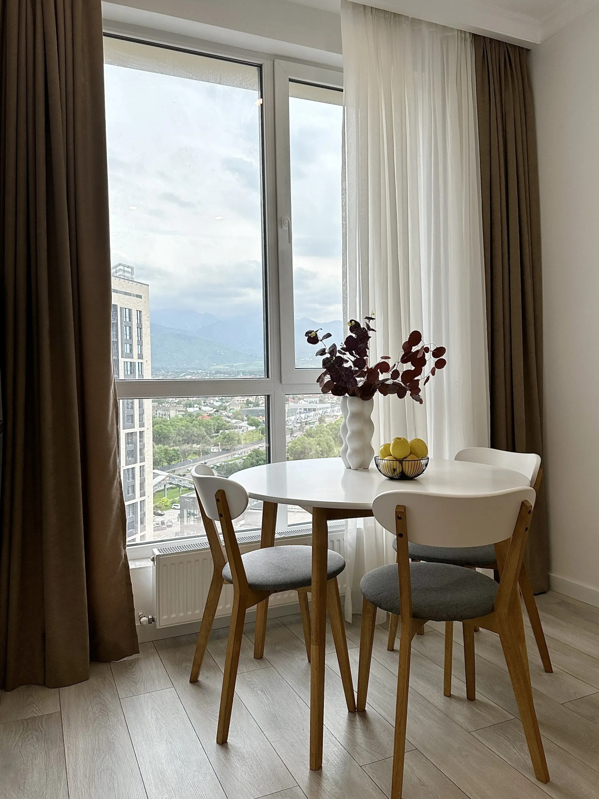 Апартаменты 158/4 Комфорт сити с двуспальной кроватью, диваном и красивым видом